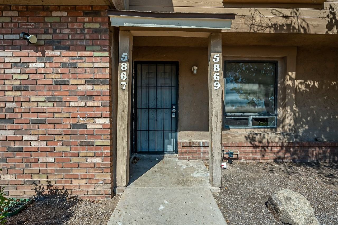 5869 N 59th Dr - Photo 5 of 31