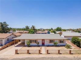 featured image of 2116 Club Ave