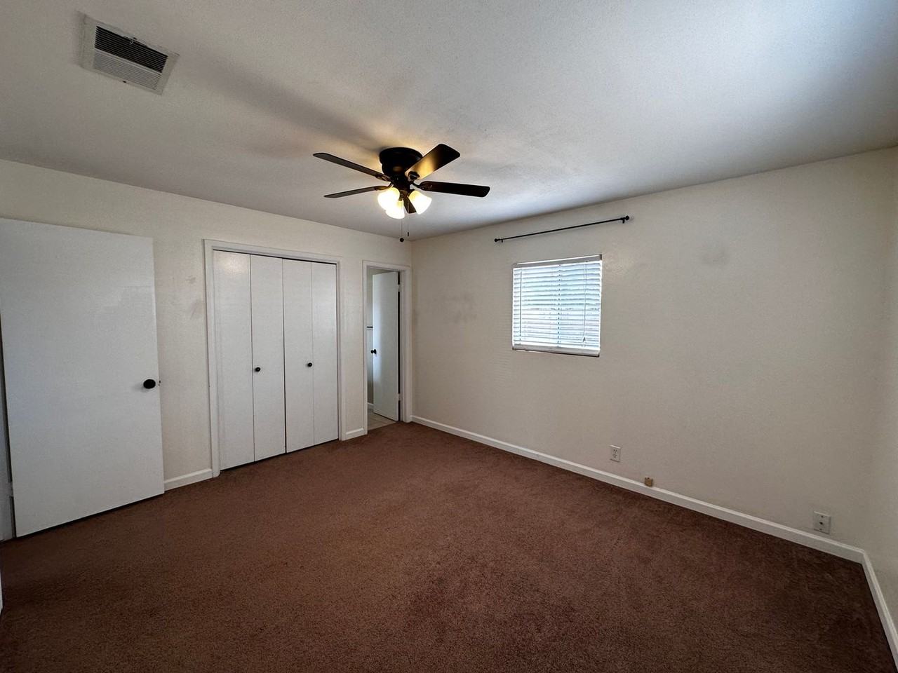 2116 Club Ave - Photo 7 of 10