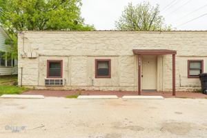 featured image of 104 College Dr #B