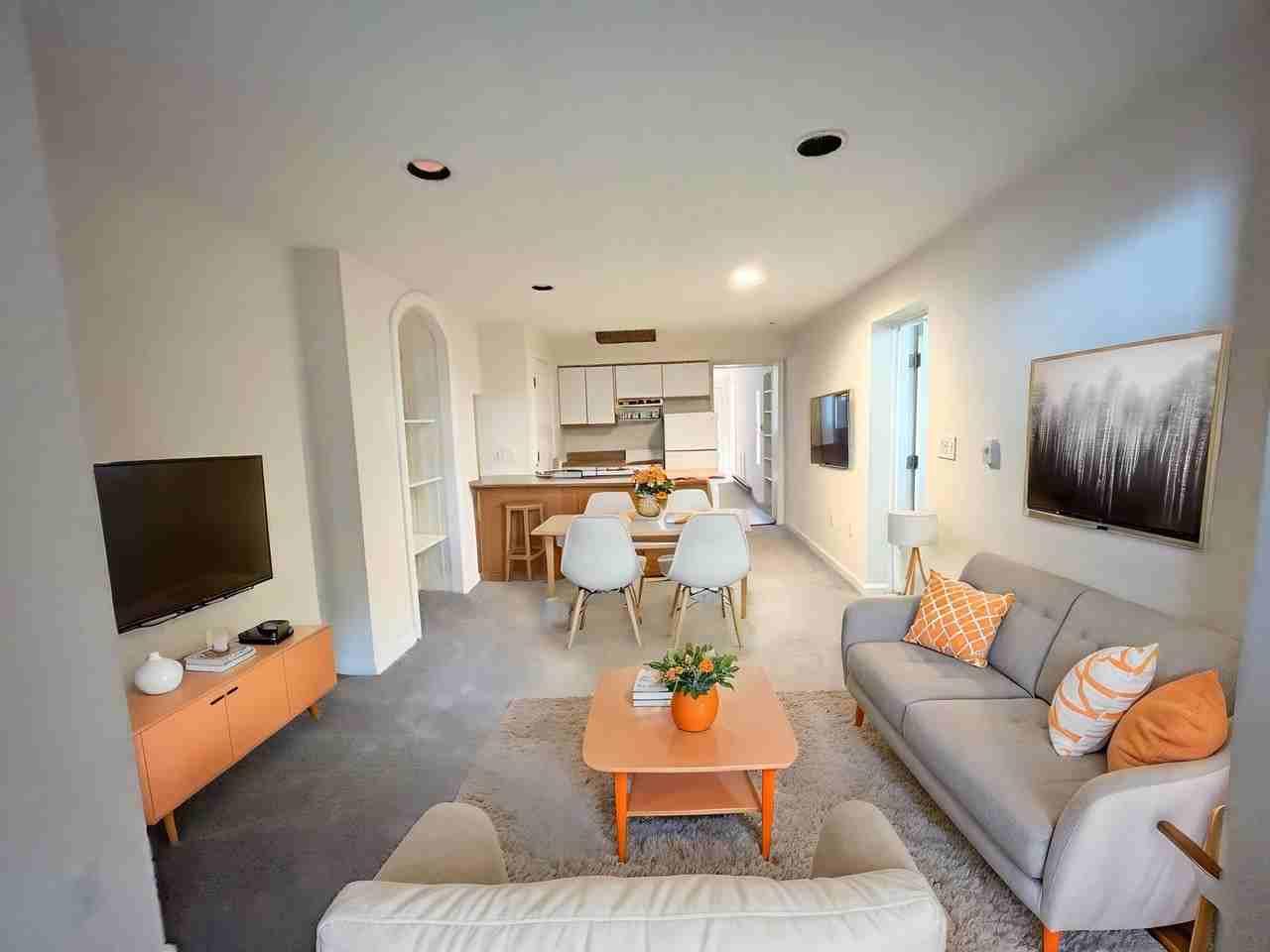 1538 17th St Nw Bsmt #BS - Photo 4 of 11
