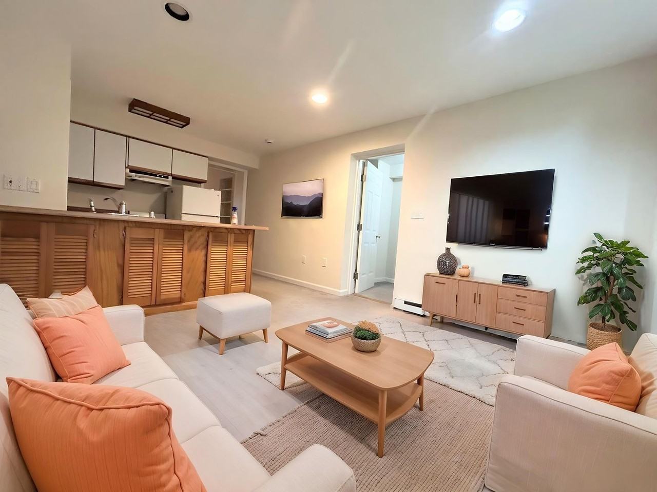 1538 17th St Nw Bsmt #BS - Photo 6 of 11