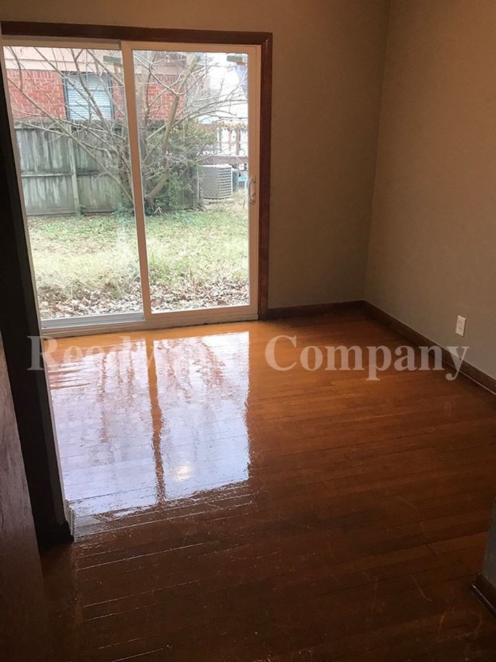 4523 E Mallory Ave - Photo 3 of 22
