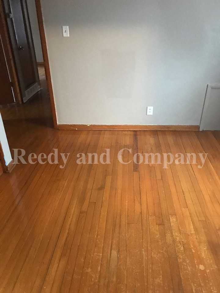 4523 E Mallory Ave - Photo 4 of 22