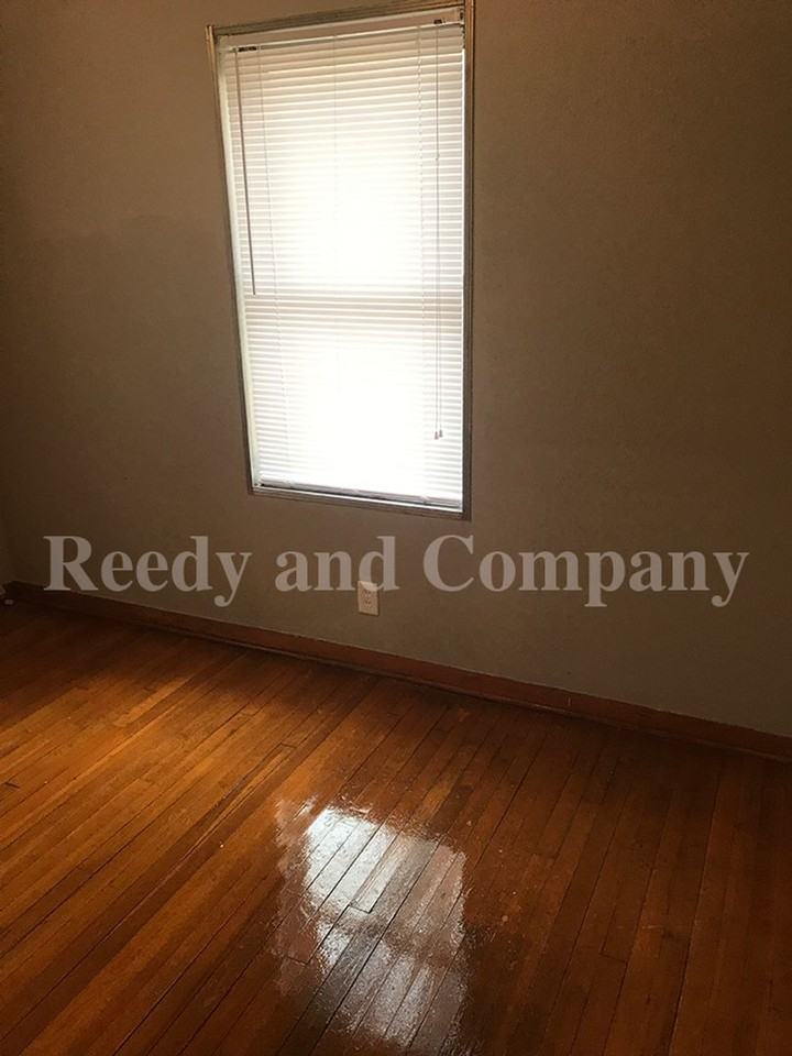 4523 E Mallory Ave - Photo 7 of 22