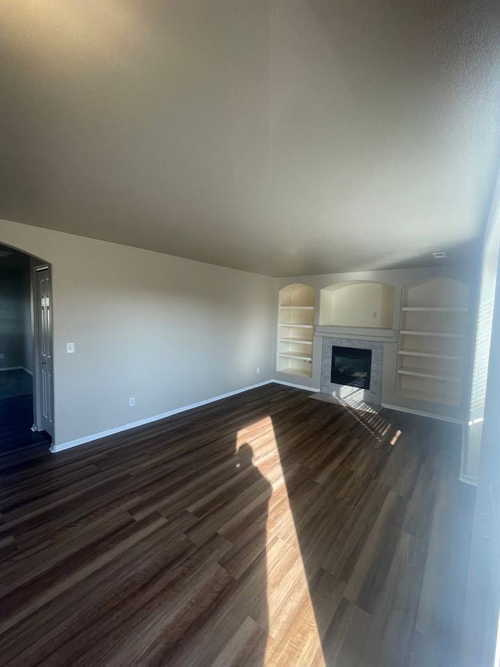 4950 Leland Pt - Photo 2 of 26