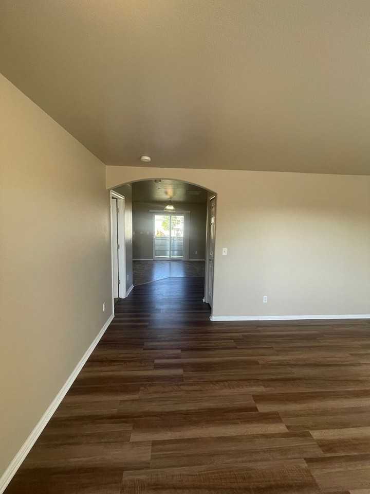 4950 Leland Pt - Photo 4 of 26