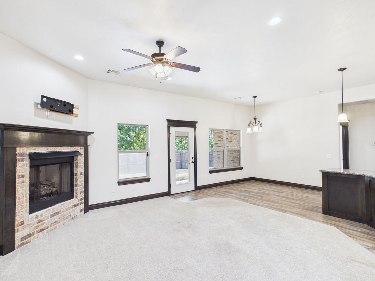 12102 Ne Wild Ridge Dr - Photo 4 of 25