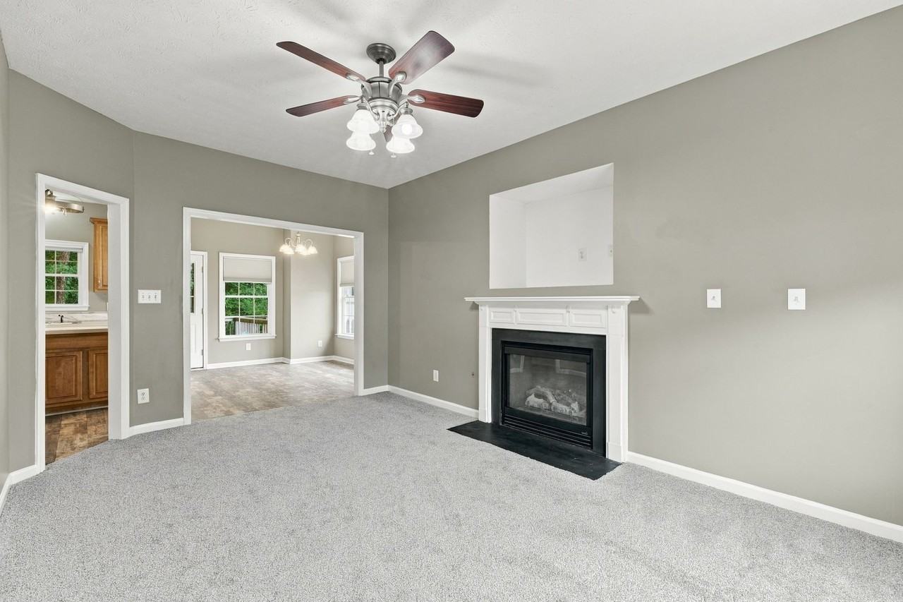16 David Dr - Photo 6 of 32