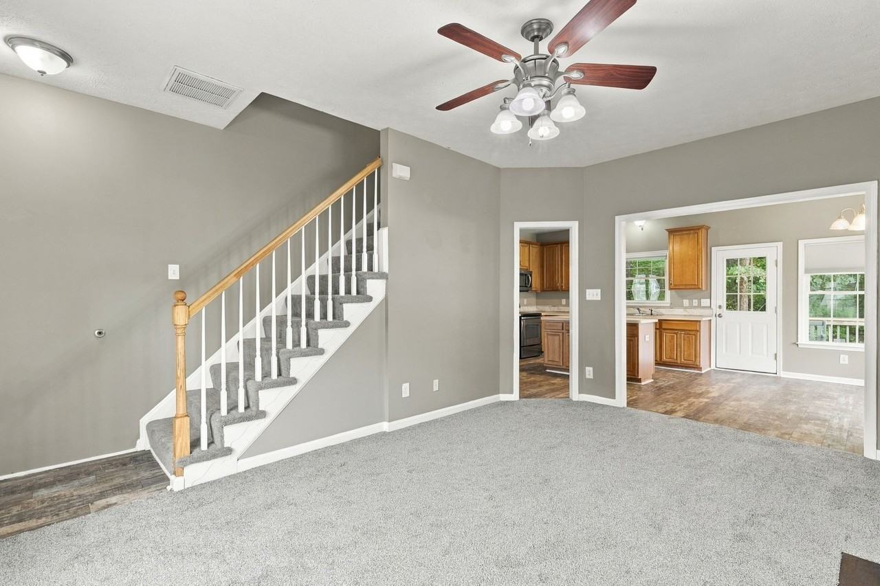 16 David Dr - Photo 7 of 32