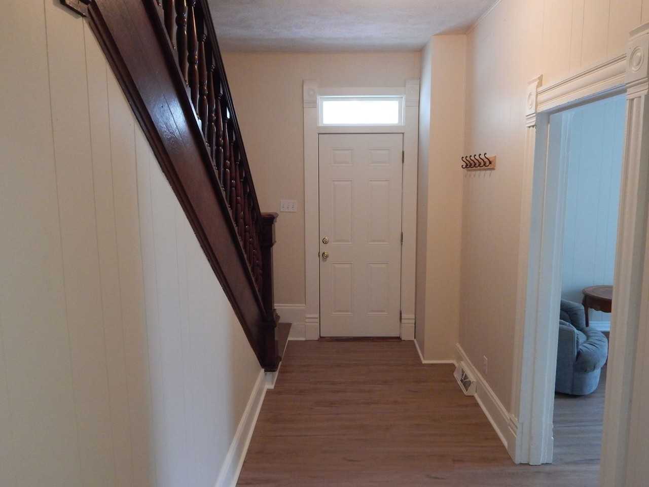 452 Melrose St - Photo 3 of 26