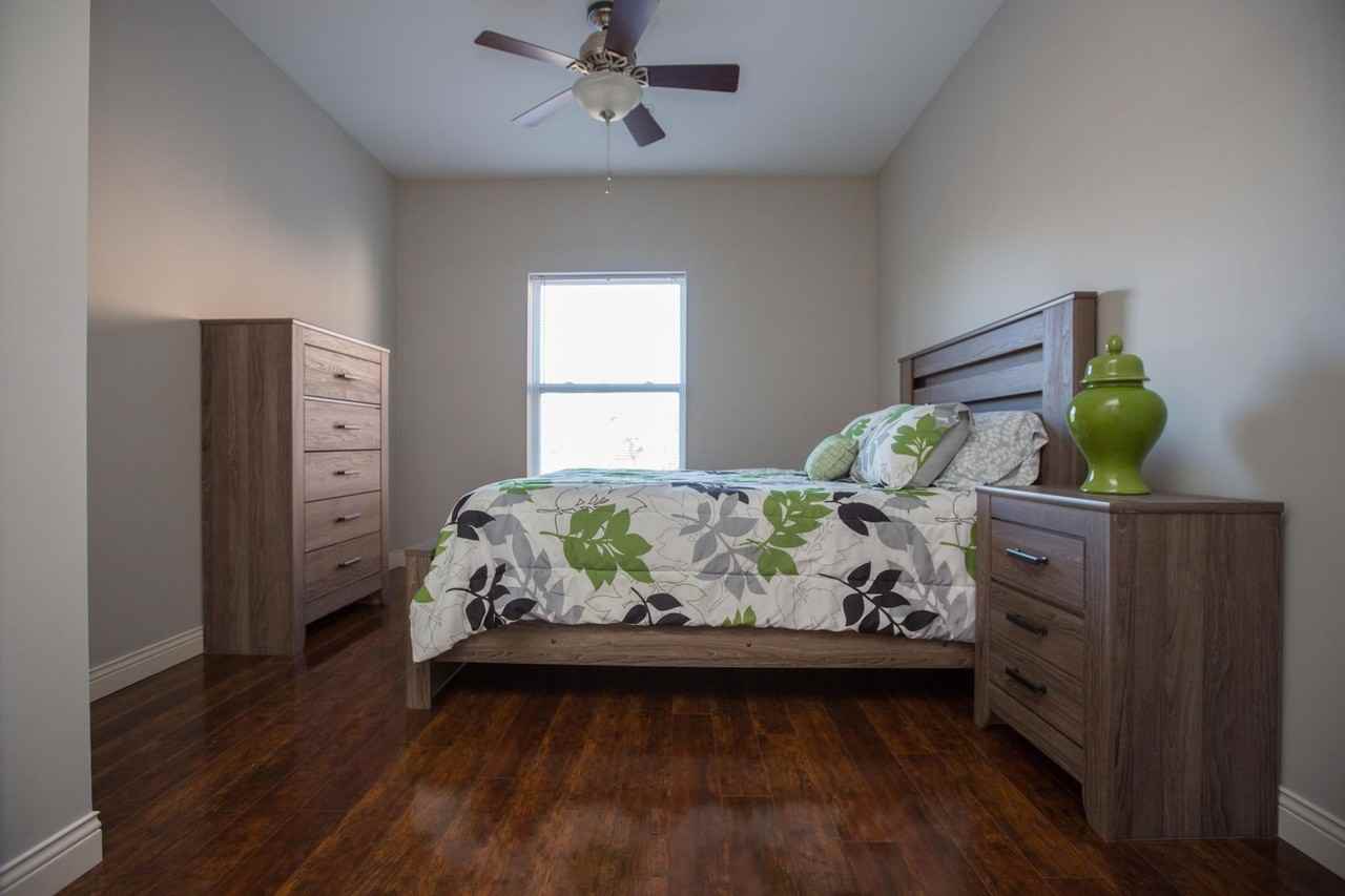 Manor - Lofts at The Manor Apartments - Photo 4 of 12