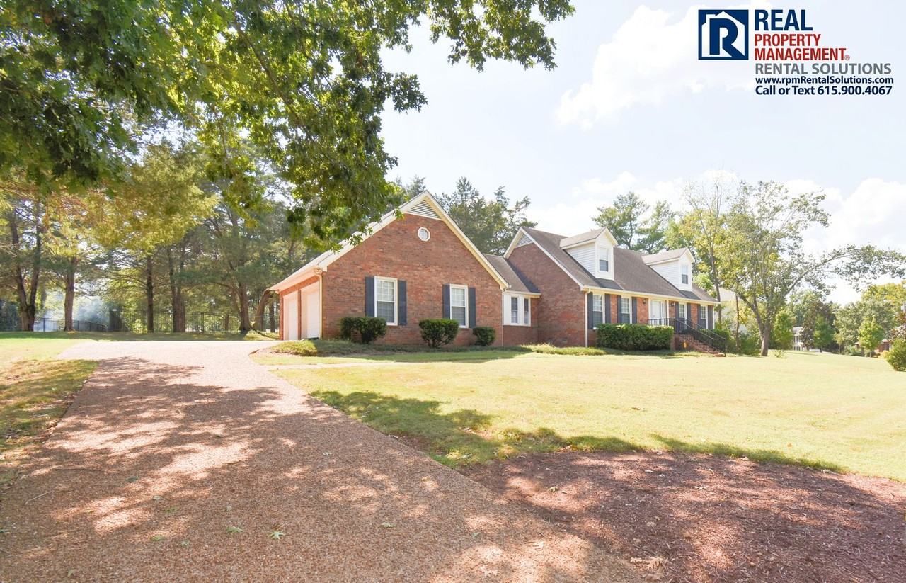 2107 Londonderry Dr - Photo 2 of 40