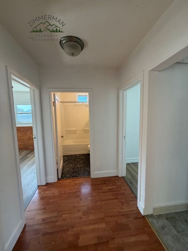460 S 41st St - Photo 7 of 21