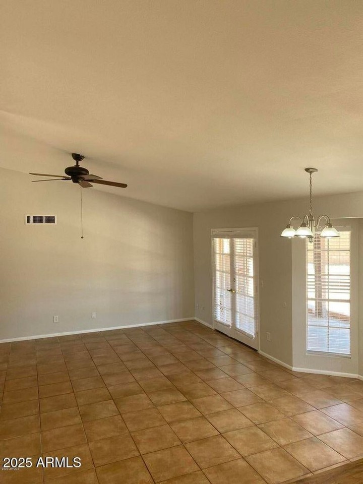 18239 N 38th Dr - Photo 3 of 25