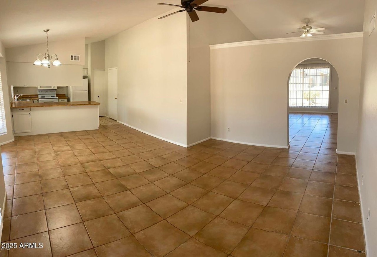 18239 N 38th Dr - Photo 4 of 25