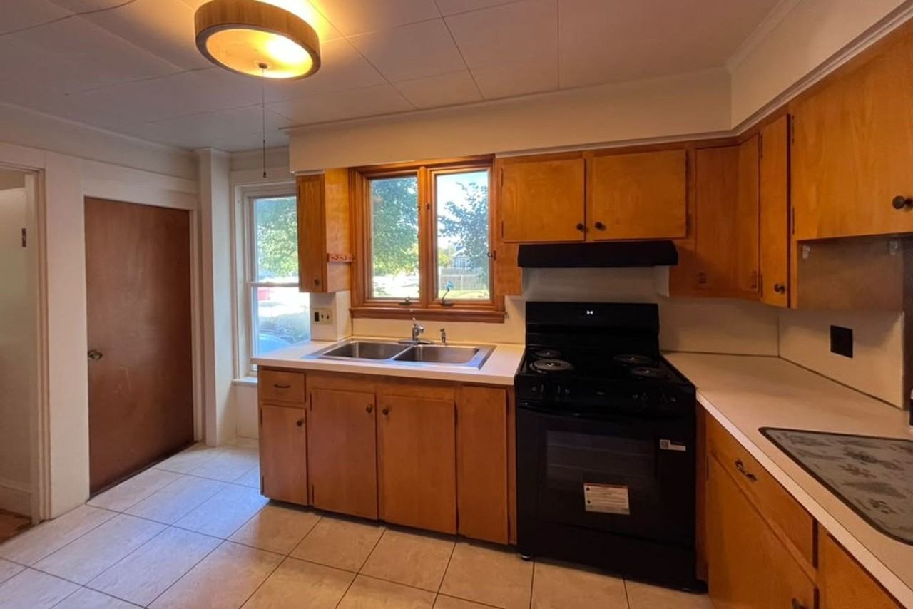 178 Whitney St - Photo 6 of 14