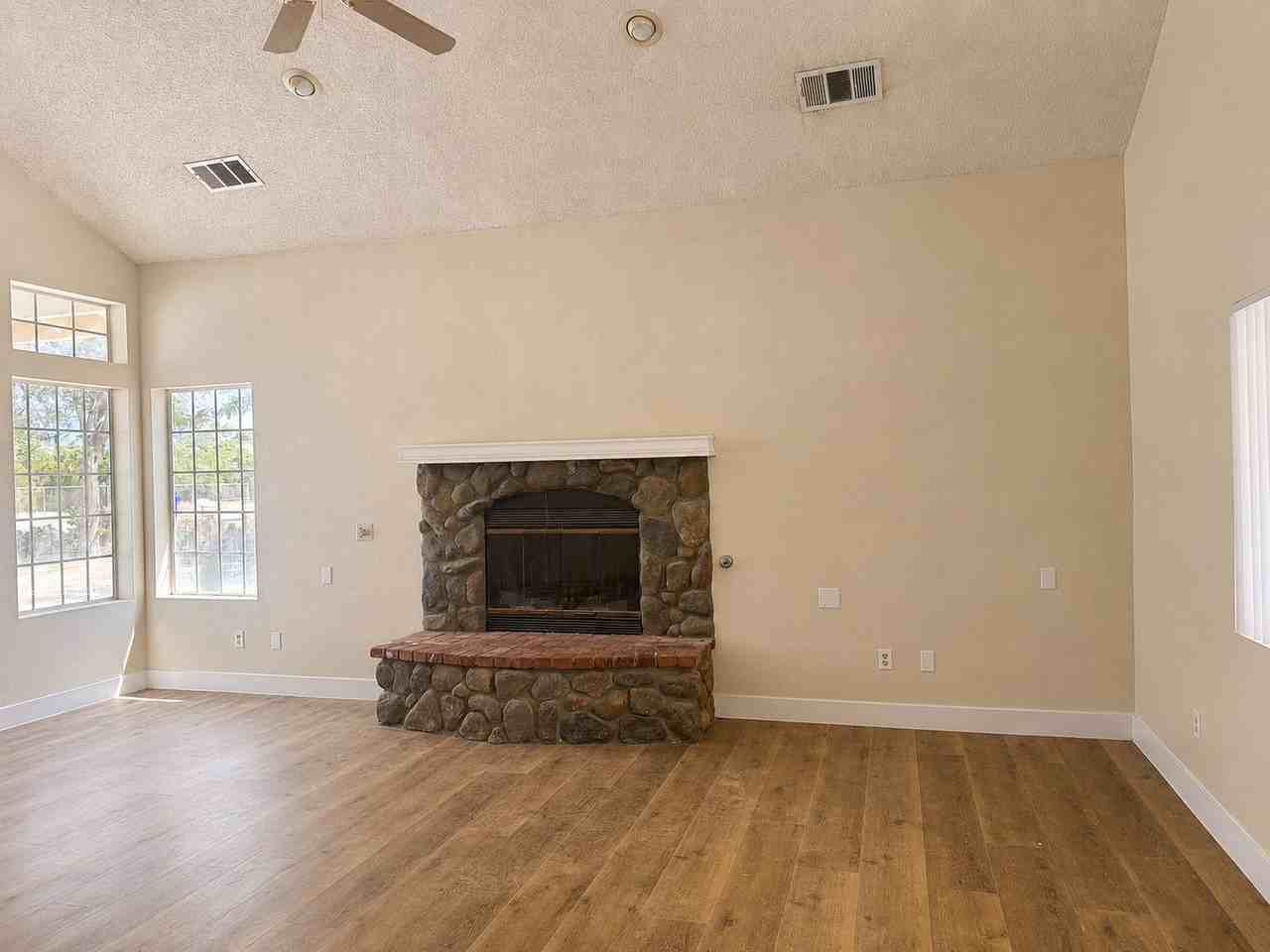 14260 Mandan Rd - Photo 6 of 13
