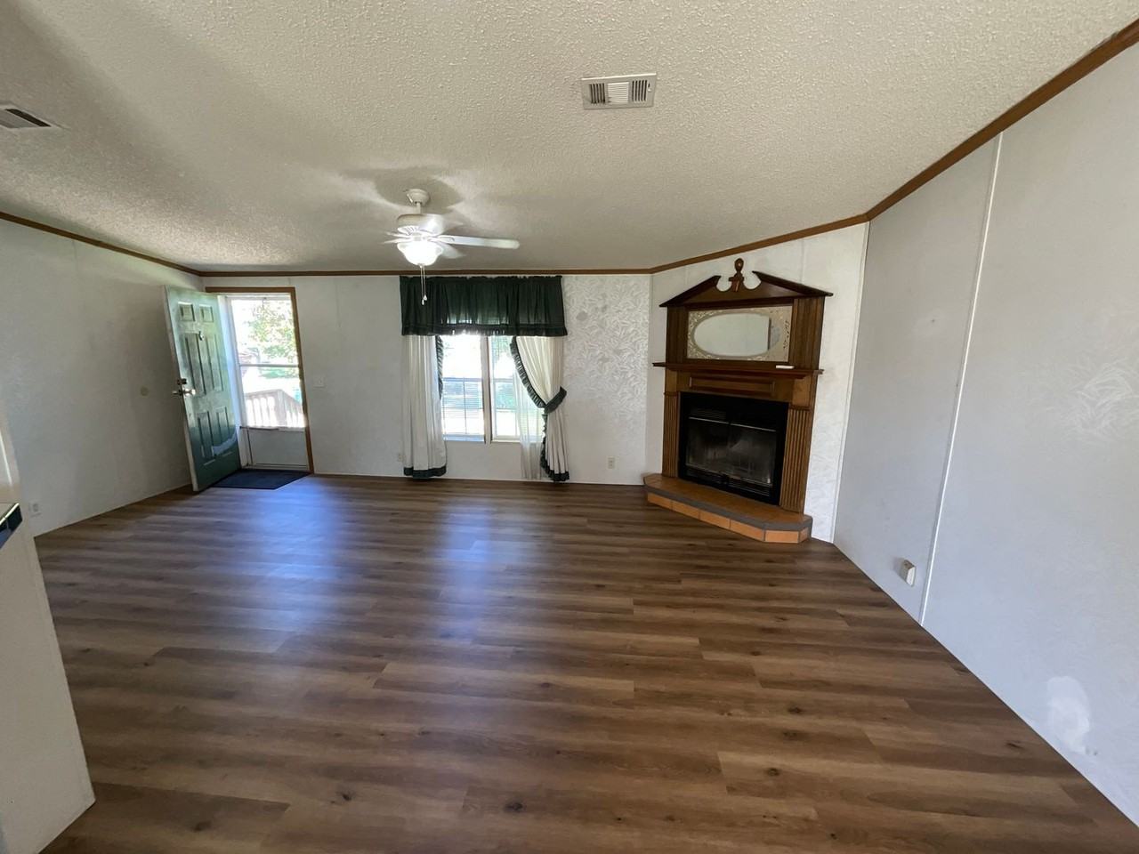 4234A Shamrock Rd - Photo 2 of 9