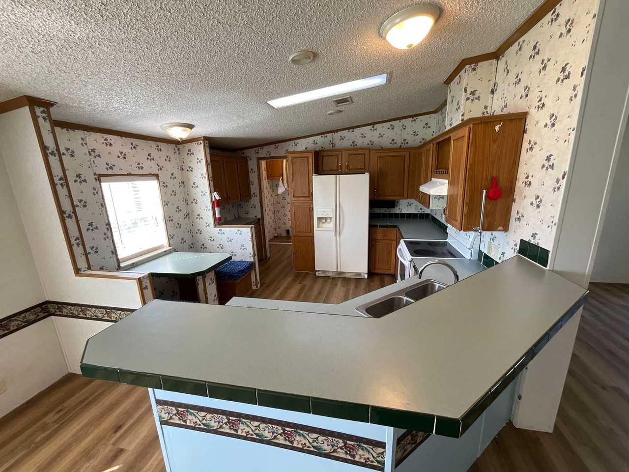 4234A Shamrock Rd - Photo 4 of 9