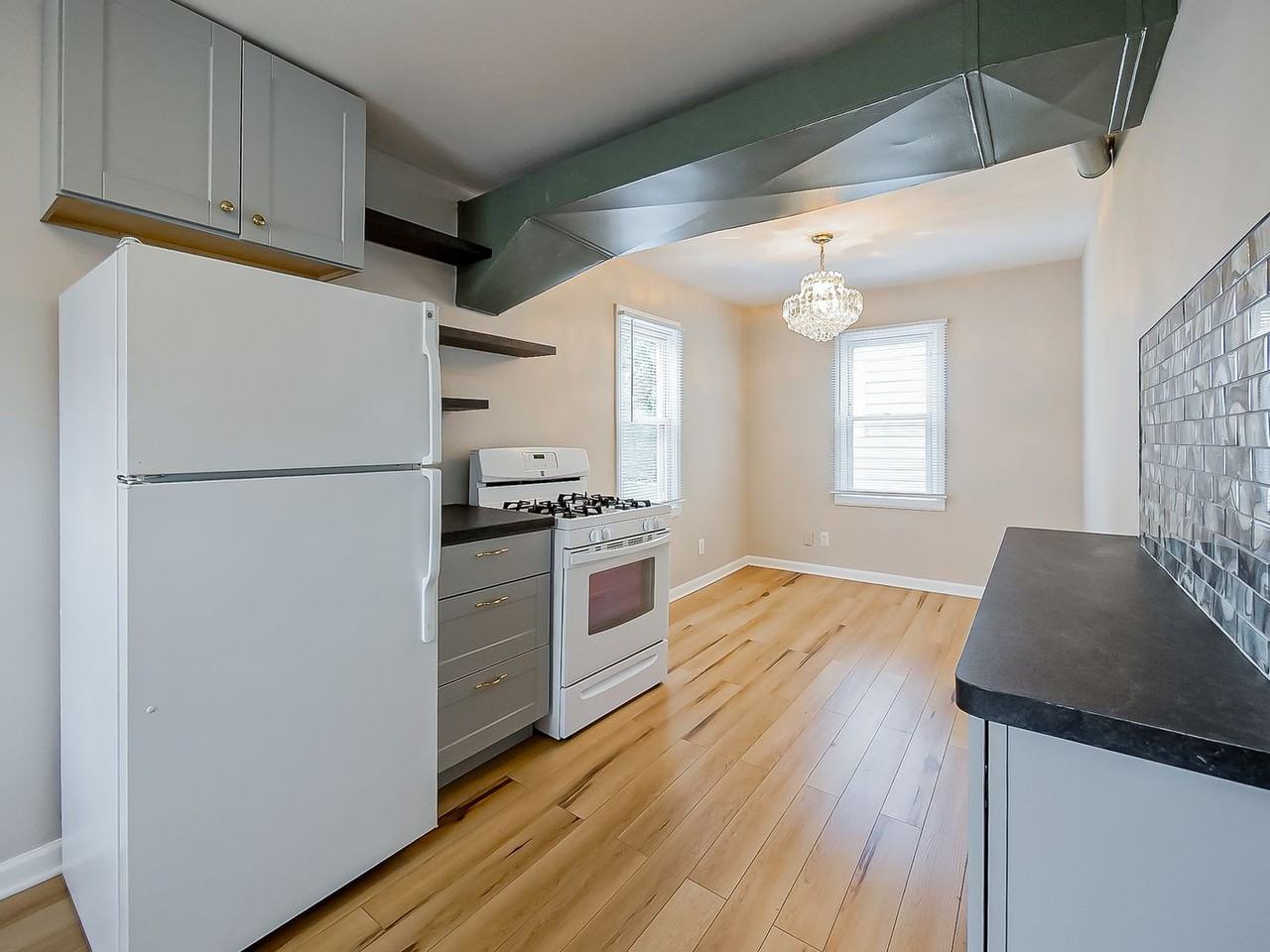 53 E Hudson Ave - Photo 2 of 50