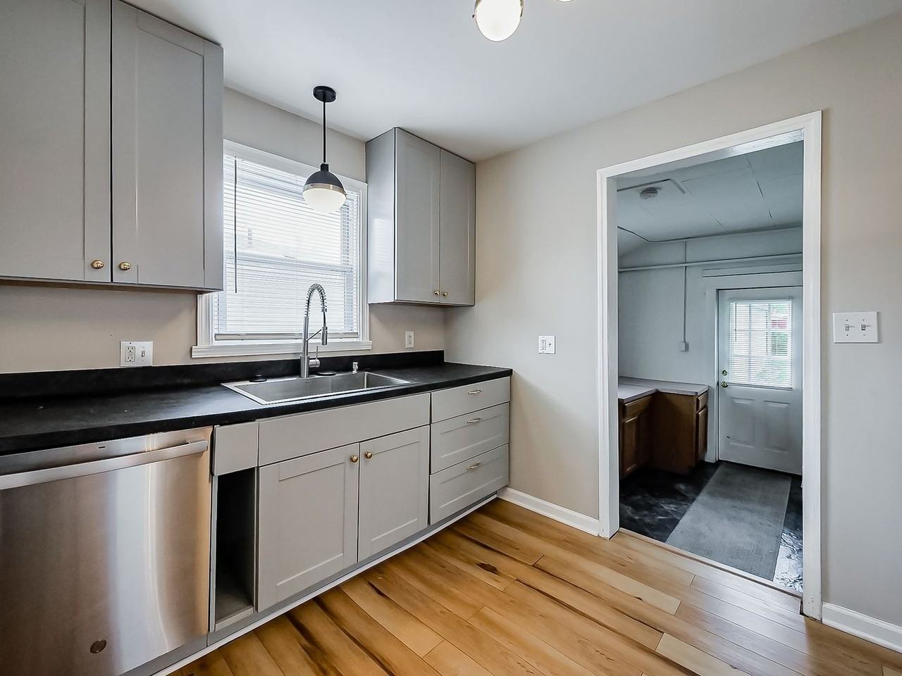 53 E Hudson Ave - Photo 3 of 50