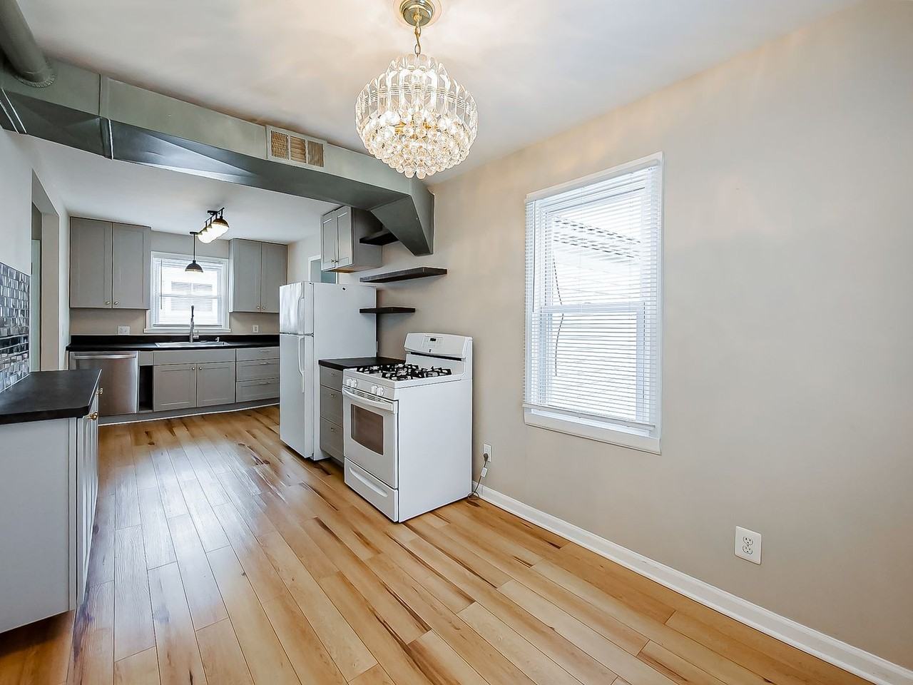 53 E Hudson Ave - Photo 4 of 50