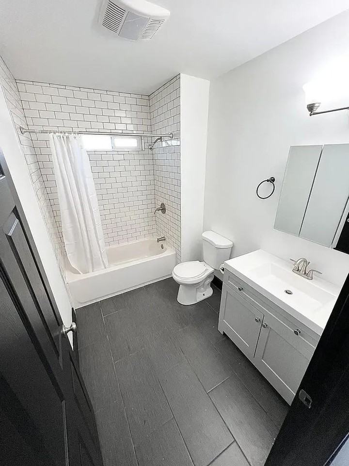 112 S Hoover St - Photo 7 of 12