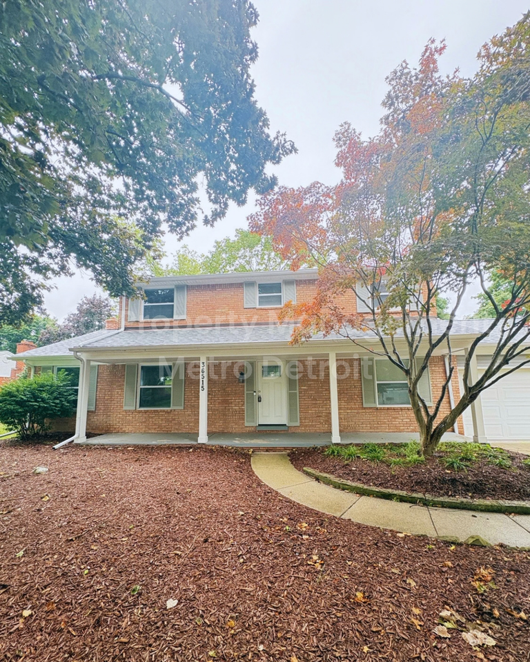 36515 Vicary Ln - Photo 2 of 34