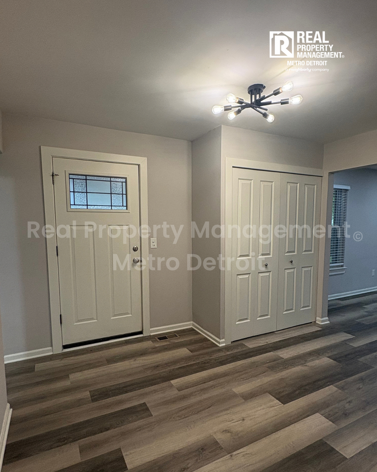 36515 Vicary Ln - Photo 3 of 34