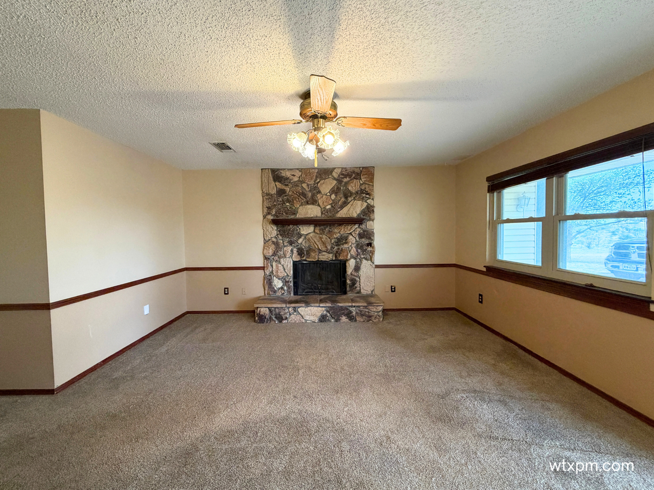 10401 Arlie Rd - Photo 2 of 41
