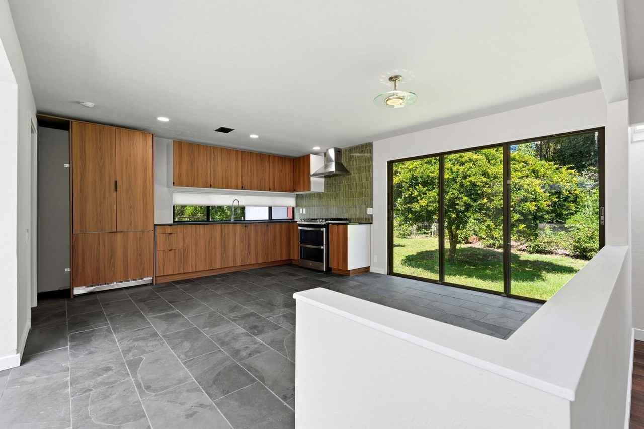 2266 Sw 43rd Pl - Photo 3 of 34