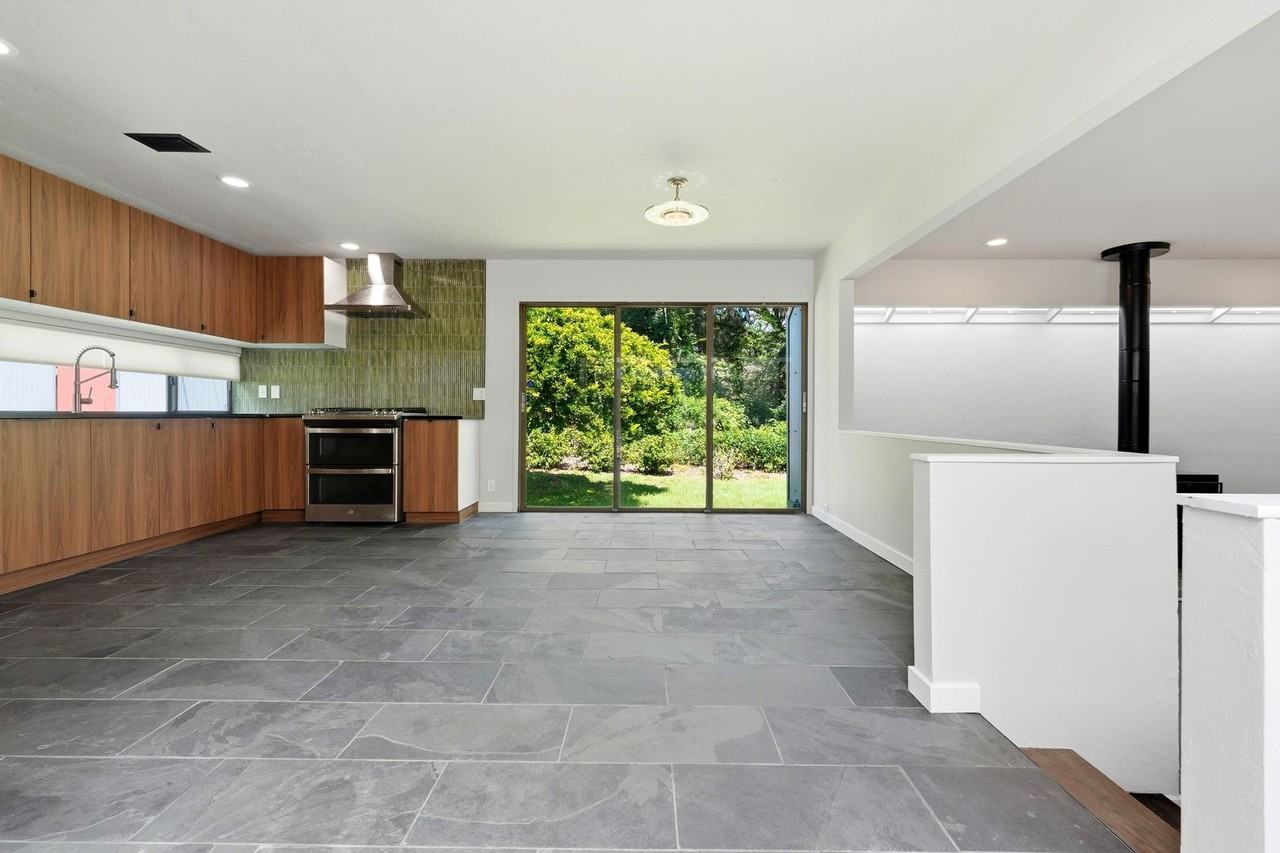 2266 Sw 43rd Pl - Photo 4 of 34