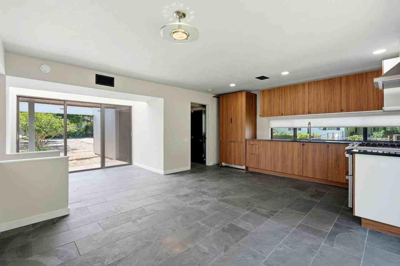 2266 Sw 43rd Pl - Photo 7 of 34
