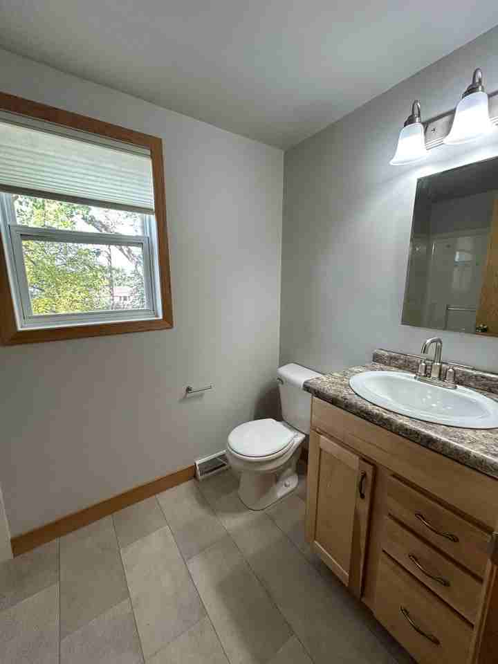 836 5th Ave W - Photo 4 of 23