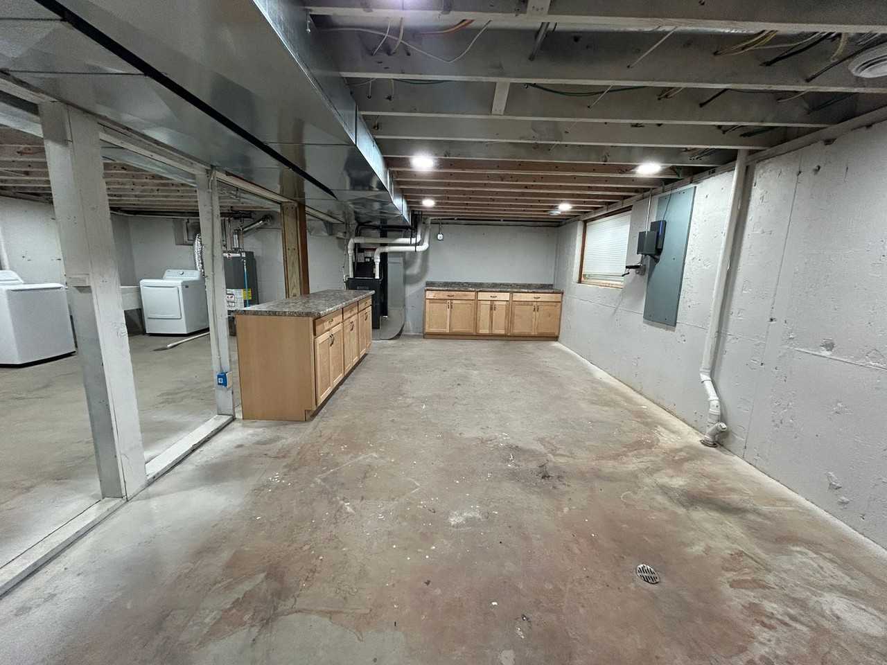 836 5th Ave W - Photo 5 of 23