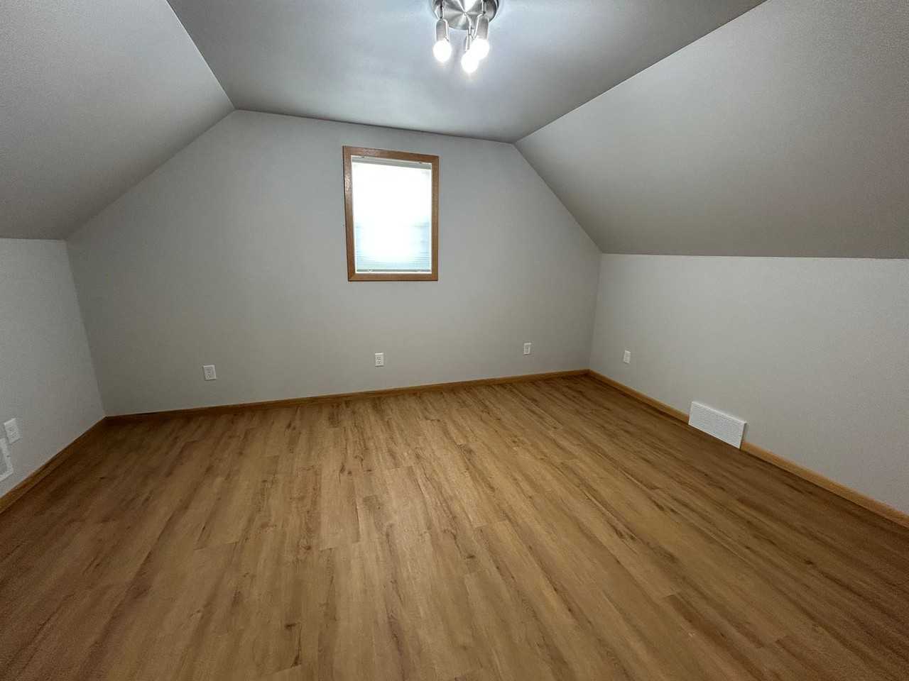 836 5th Ave W - Photo 6 of 23