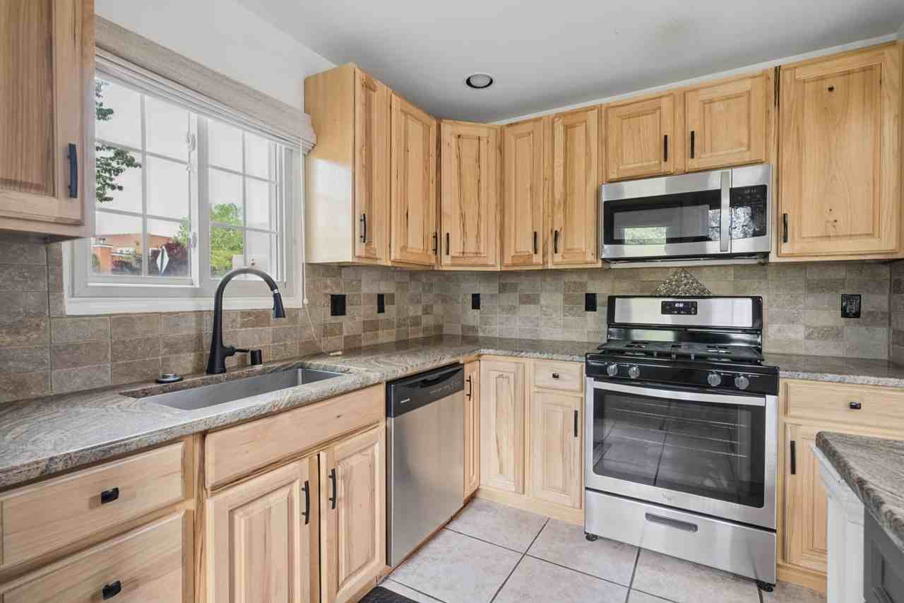 4184 New Moon Cir - Photo 4 of 31