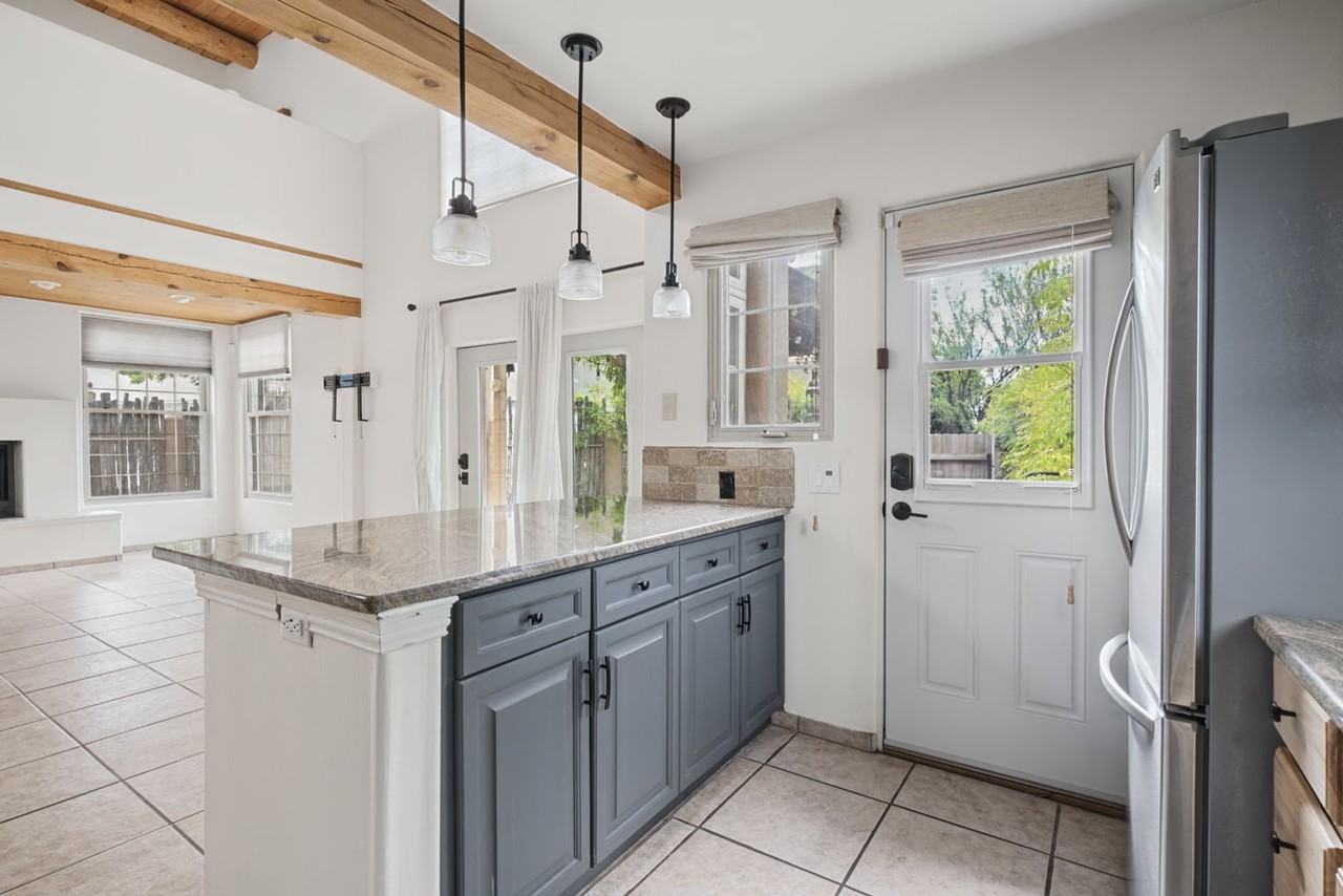 4184 New Moon Cir - Photo 5 of 31