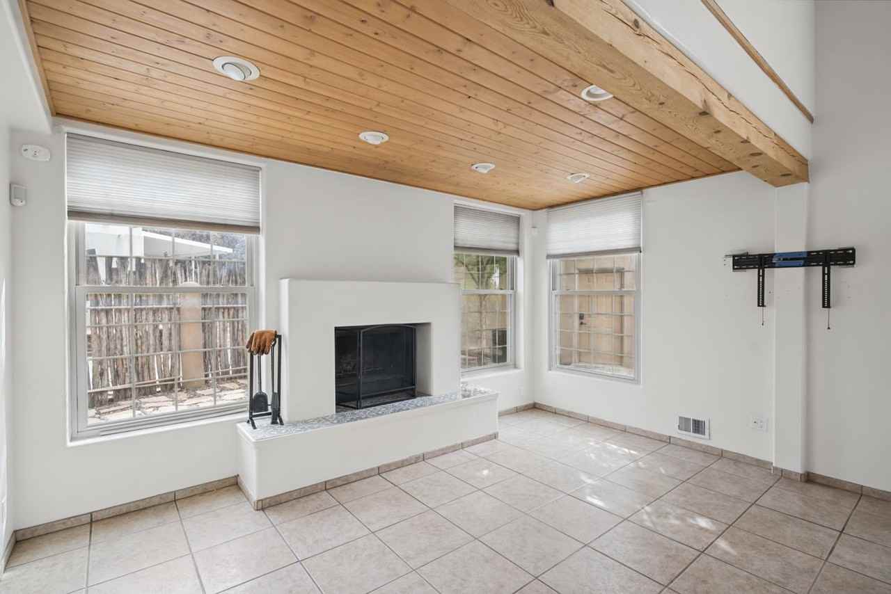 4184 New Moon Cir - Photo 6 of 31