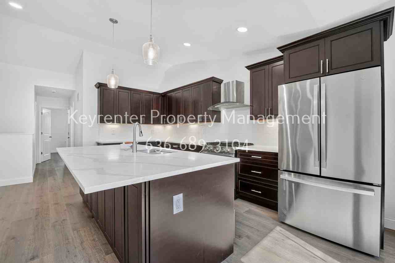 926 Townhouse Ln - Photo 6 of 33
