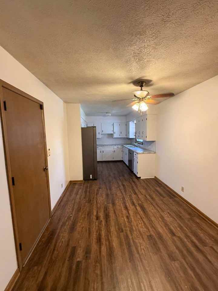 1124 S Bruce Ave - Photo 6 of 25