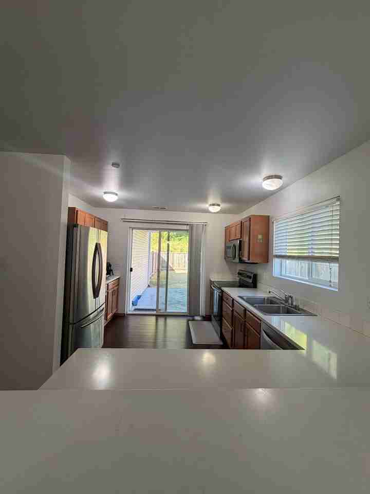 1479 Burnside Pl - Photo 7 of 14