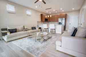 featured image of 44 N Sunvalley Blvd
