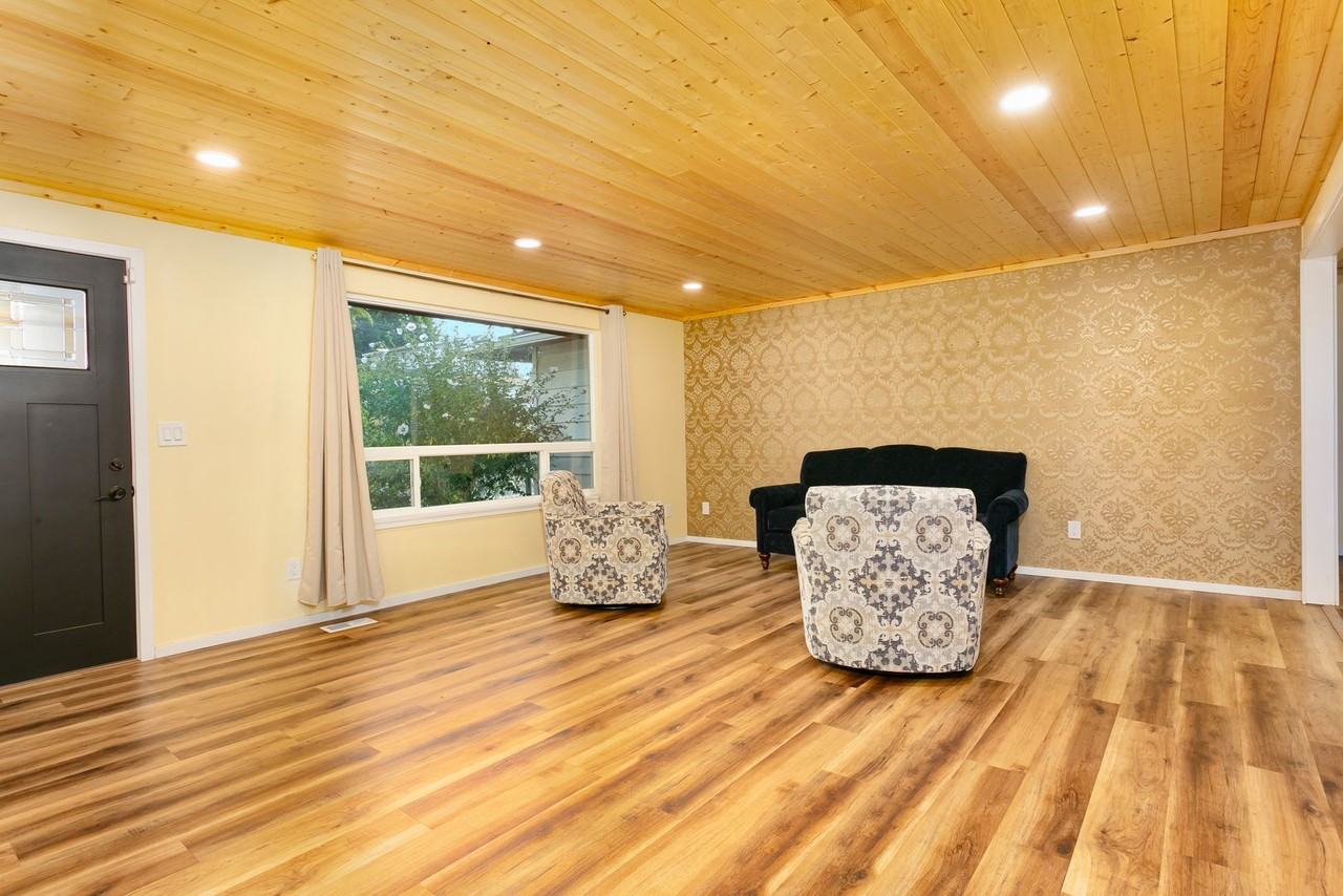 863 98th St S - Photo 4 of 24