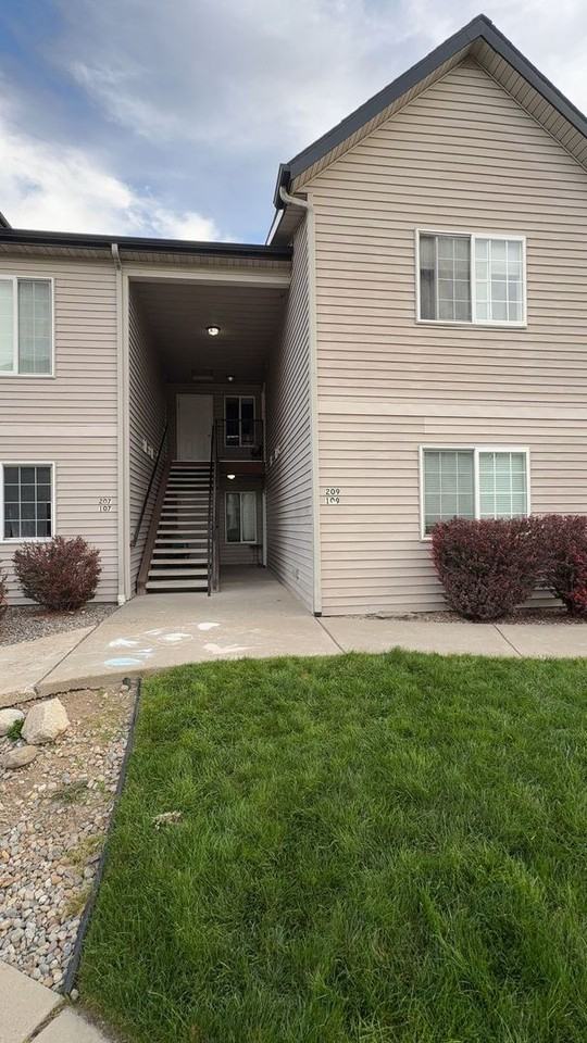 352 N Promenade Loop - Photo 2 of 25