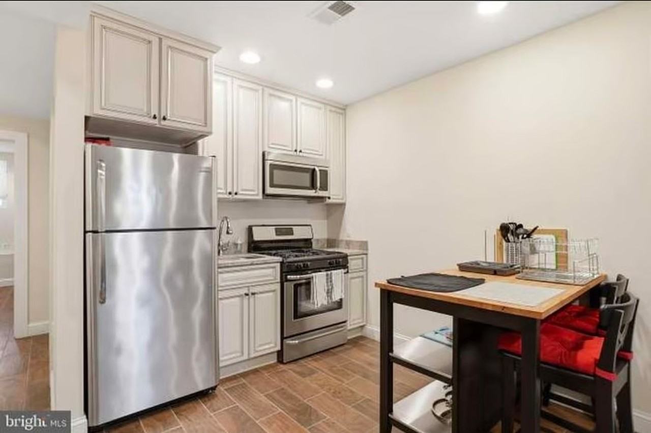 813 Delafield Pl Nw - Photo 4 of 11