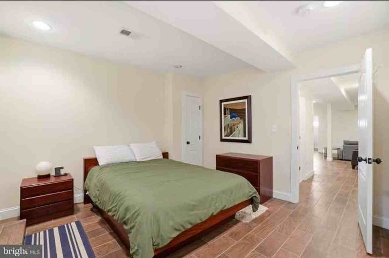 813 Delafield Pl Nw - Photo 7 of 11