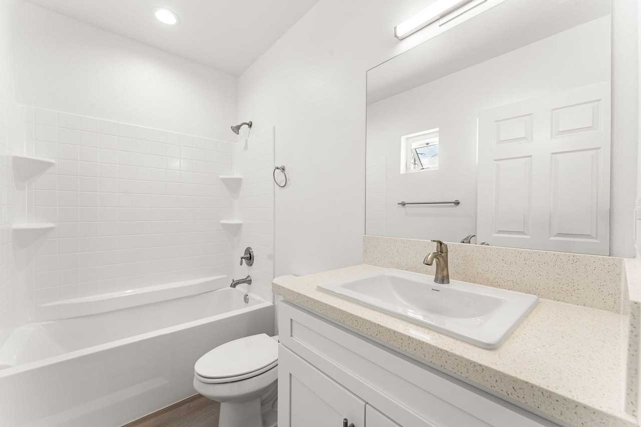 Applewood Manor Apartment Homes - Photo 6 of 50