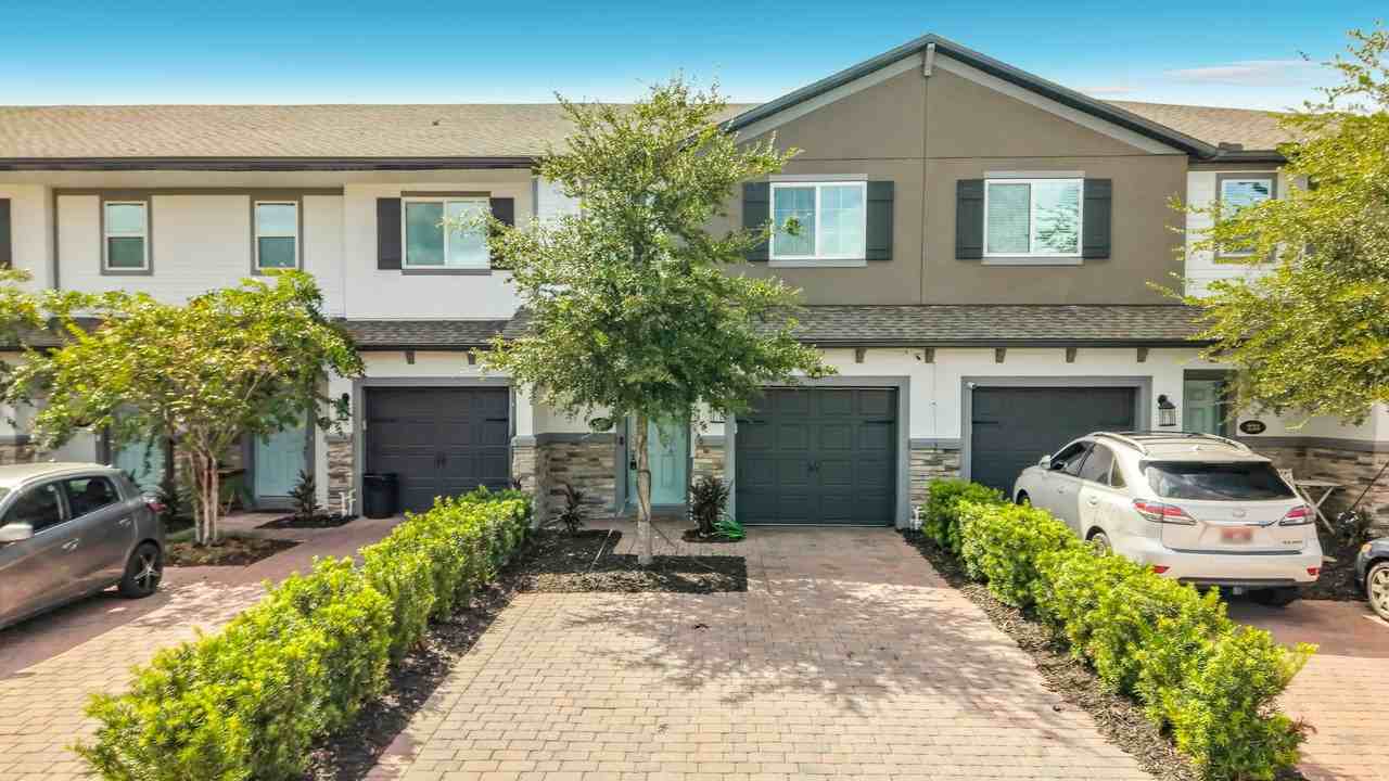 232 Cape Honeysuckle Pl - Photo 3 of 50